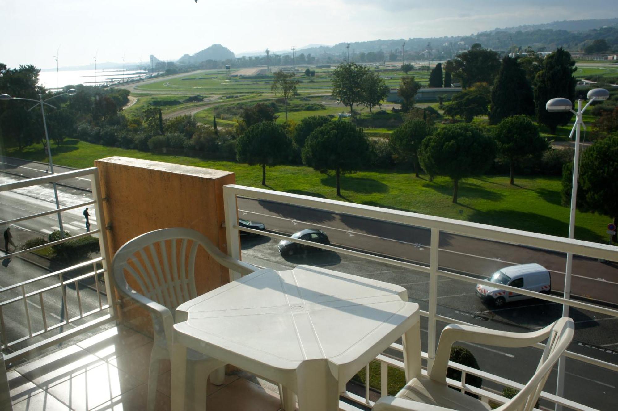 Residence Meublee Studiotel Cagnes-sur-Mer Exteriér fotografie
